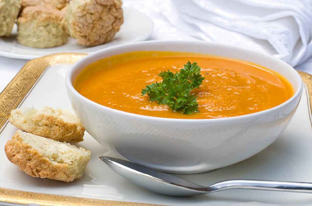 Hearty Carrot and Coriander Soup with Crusty Bread